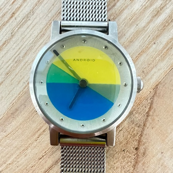 Android USA ladies Silver Tone color block Stainless Steel watch NEW BATTERY - Picture 1 of 10